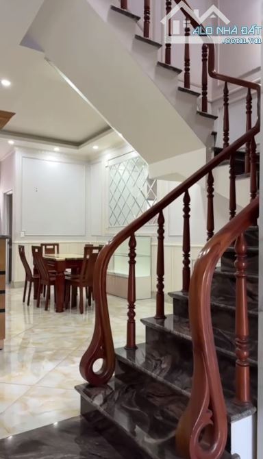 Nhà 1 trệt 2 lầu Linh Xuân, 74m² vuông vức, xe hơi thông, giá 6.2 tỷ - 2