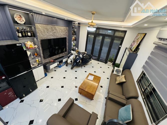 B.á.n nhà TAM TRINH 38m2 5tầng 8,45tỶ Gần phố, Lô góc, Nở Hậu nhà mới 99% full nội thất - 2