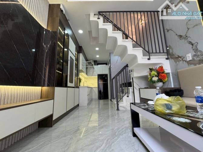 🏡 BÁN NHÀ MỚI GÒ VẤP - HẺM XE HƠI - FULL NỘI THẤT - GẦN SIÊU THỊ EMART - SỔ HỒNG RIÊNG - 2