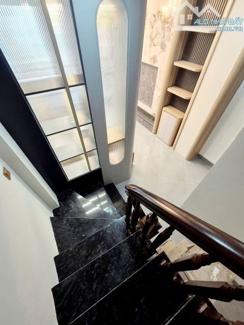 6 tầng thang máy xây mới, 15m Phố Đội Cấn, full nội thất từng phòng thông, 46m2. Giá 15 tỷ - 22