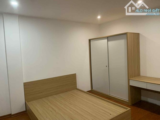 Bán nhà khu vực tây hồ. Phố lạc long quân. 37mx7tang cầu tháng máy. Mặt tiền 4m.dai8,2m.Ti - 3