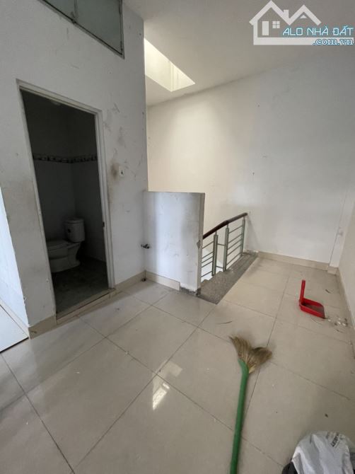 Nhà Gần Chợ Liên Khu 5-6 Sổ Hồng Riêng 58m²(4 x 14.5m) Giá Chỉ 3,5 Tỷ - 3