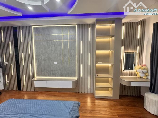 CẦN BÁN NHANH NHÀ ĐEPI TRÂN BÌNH CẦU GIẤY -GẦN ĐH TM-40M2-5 TẦNG-2THOANG-100 RA Ô TÔ - 3