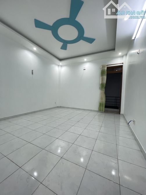 BÁN NHÀ HẺM Ô TÔ ĐỘC LẬP - 70M2(4.2❌️16.5), TRỆT, LẦU KIÊN CỐ NHỈNH 5 TỶ - 3