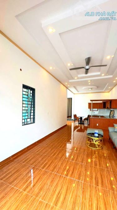 BÁN NHÀ TRẢNG DÀI KP3, ĐƯỜNG RỘNG 6m, SÂN ĐẬU 3 OTO GẦN NGÃ 3 5 THƯỞNG - 3