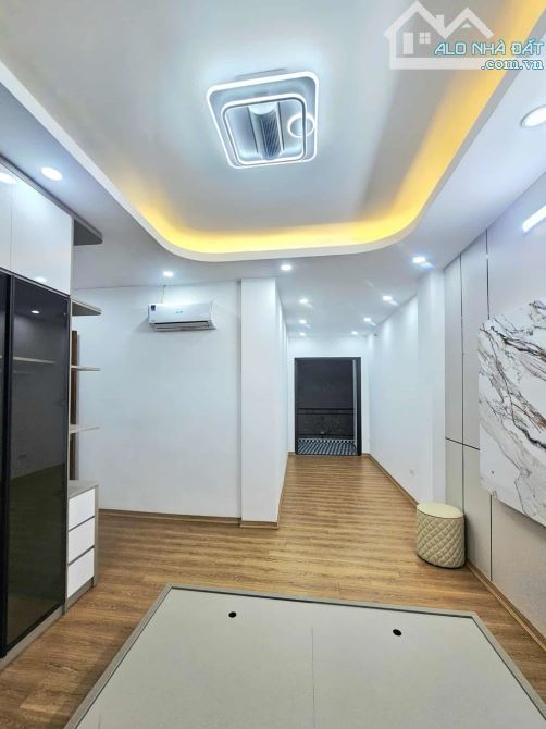 Nhà bán phố Trần Hữu Tước- Đống Đa- nhà mới tinh 38m - 7 tầng - thang máy xịn - 3