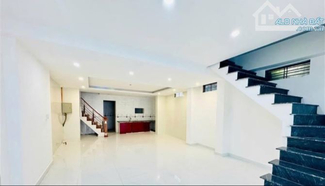 Bán nhà Nguyễn Văn Linh, Dư Hàng Kênh, Lê Chân, Hải Phòng. 5 tầng, 90m2, 7,8 tỷ. Ngang 4,5 - 3