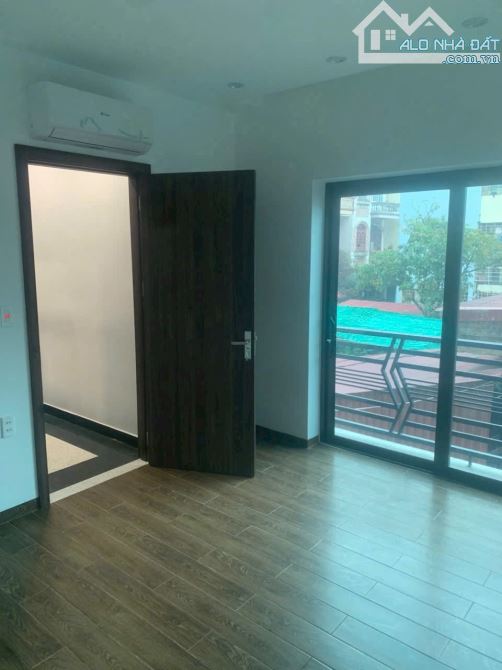 Bán nhà xây mới 5 tầng 2 mặt thoáng vuông vắn không lỗi lầm ô tô đỗ cửa - 3