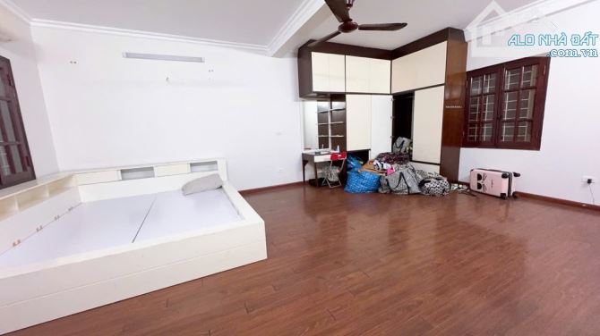 Bán nhà Lò Đúc. 7 ngủ - Mặt tiền 4,6M - nở hậu. Ngõ nông - trước nhà rộng 4M. - 3