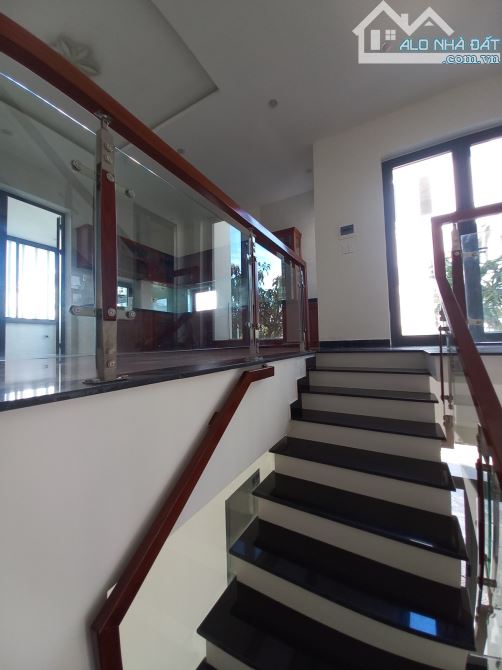 bạn:  ⸻  🔥 LÔ GÓC 50M RA BIỂN – NHÀ MỚI KENG – ĐƯỜNG 7.5M – VỈA HÈ 4M – KINH DOANH ĐỈNH - 3