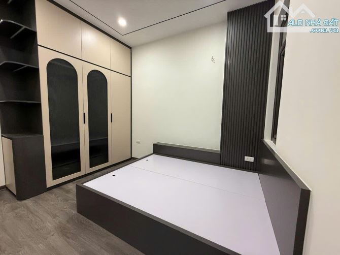 Độc! Bán nhà Văn Cao ngõ nông 7 Tầng thang máy 7,4 Tỉ, dt 34m, mt 3,7m - 3