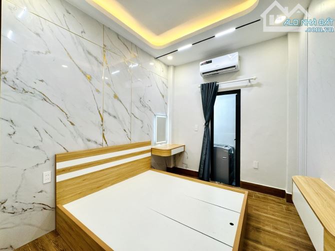 Bán nhà Hoàng Văn Thụ Tân Bình, full nội thất đẹp lung linh, 3PN, có ban công, nhích 5 tỷ - 3