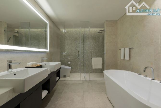 KHÁCH SẠN 95 PHÒNG- MẶT TIỀN BẾN THÀNH- DT: 400M2- NGANG 15M- GIÁ: 2,1 TỶ/TH - 3