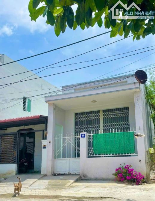 một căn nhà c4 giá cả phải chăng với đầy đủ tiện ích khu dân