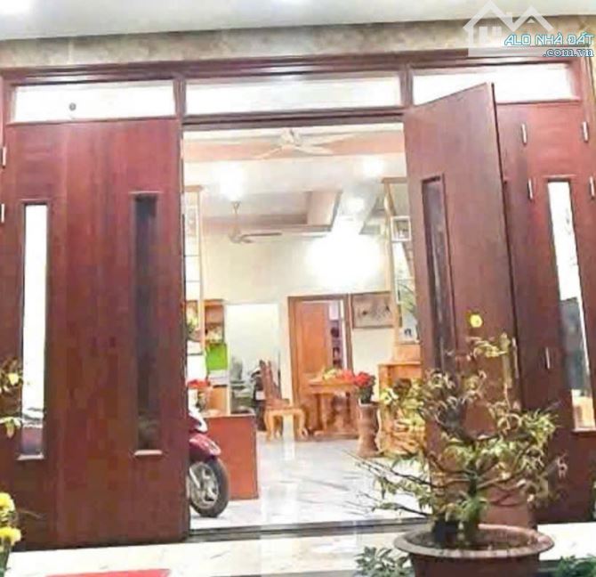 Nhà 3 tầng mặt tiền đường Nguyễn hữu cảnh dt 142m2 - 3