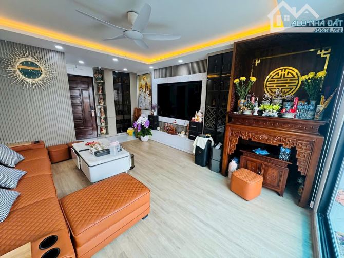 Đội Nhân 10 tầng thang máy, có hầm, oto tải tránh vỉa hè, full nội thất xịn. Giá 24.5 tỷ - 3