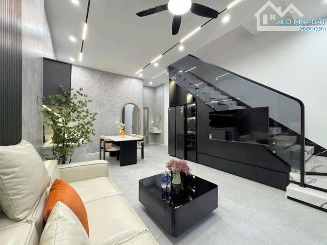 CẦN BÁN NHÀ SẴN HỢP ĐỒNG THUÊ 92 TRIỆU/NỬA NĂM - 3
