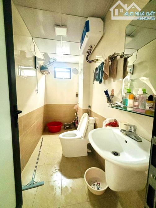 Bác Tuy chính chủ cần bán nhà La Khê, Hà Đông DT 52m2 4 tầng Lô góc, Ô tô đỗ, chỉ 8t - 3