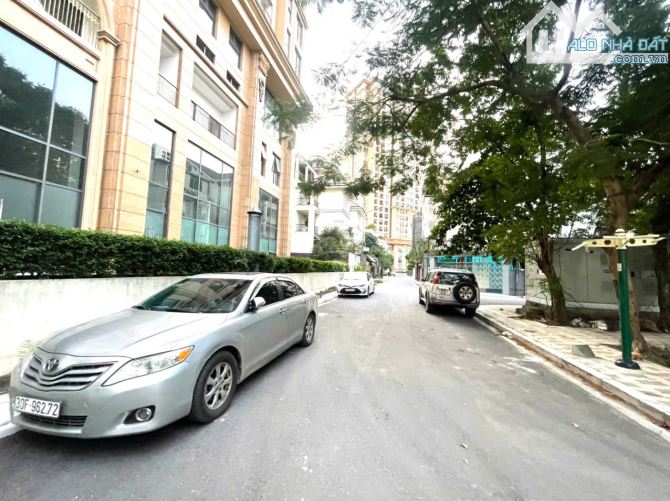 ĐẤT PHÂN LÔ VIP KHU BIỆT THỰ VƯỜN ĐÀO 95 TỶ 176m MT 11m 3 Ô TÔ TRÁNH LẠC LONG QUÂN TÂY HỒ - 3