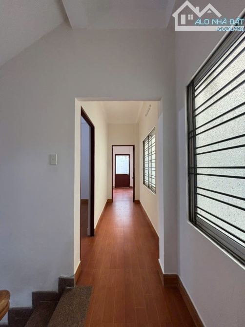 Nhà 2.5 Tầng LÊ DUẪN cách đường đúng 1 cái nhà giá chỉ hơn 5 Tỷ Xxx - 3