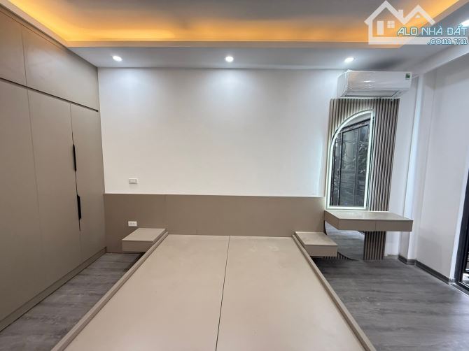Vũ Ngọc Phan, Đống Đa, thang máy, ngõ thông, 30m oto đỗ,10.3 tỷ - 3