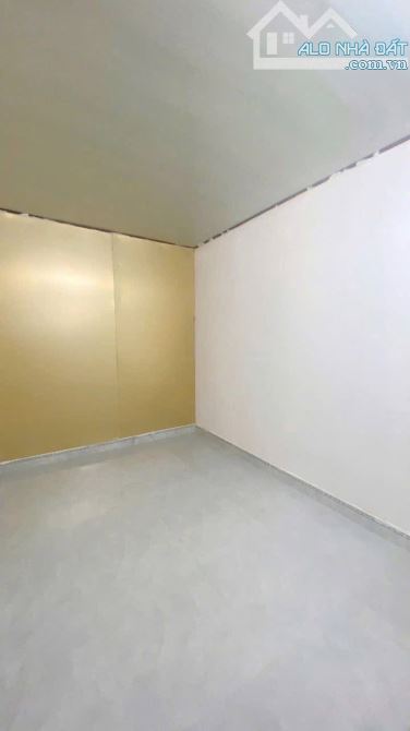 Nhà nguyên căn 2 phòng ngủ,80m2 cách làng đại học chỉ 1,5km - 3