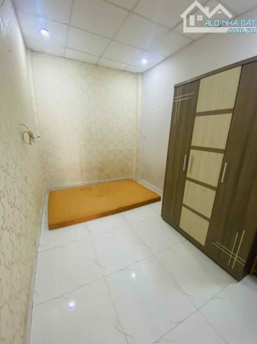 Quận 10,Lê Hồng Phong,2 tầng,dt:2,6mx10,5m,giá:4,6 tỷ - 3