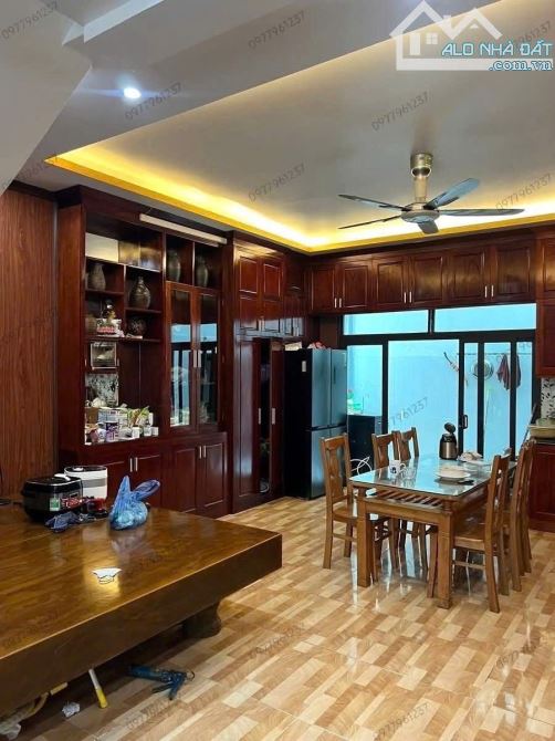 BÁN NHÀ PHẠM TUẤN TÀI 70m2. PHÂN LÔ + GARA Ô TÔ - 2 Ô TÔ TRÁNH ĐỖ + VĂN PHÒNG ĐỈNH - 3