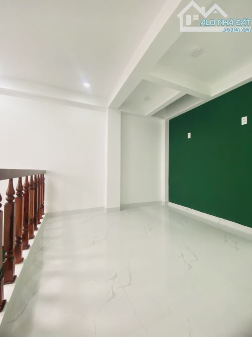 TTQ10-GẦN MẶT TIỀN- 5TẦNG ĐÚC- NỞ HẬU-HẺM THÔNG ĐANG CHO THUÊ 18 TRIỆU GIÁ 9.3 TỶ - 3