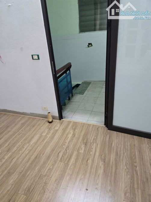 9.5 TRIỆU 🏡 CHO THUÊ NHÀ NGUYÊN CĂN PHỐ NGỌC LÂM – BỒ ĐỀ 🚗 Ô TÔ ĐỖ GẦN – 3PN – NỘI THẤT - 3