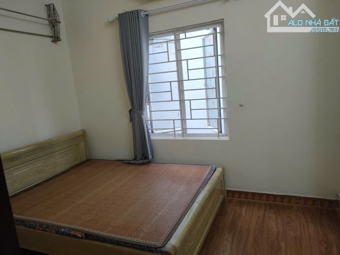 Cho thuê nhà Ngõ 7 Hưng Phúc ,Yên Sở, Hoàng Mai. DT 40m x 5 tầng giá 12tr5 - 3