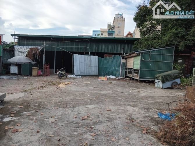 Bán nhà cấp 4 Mặt phố Nguyễn Hữu Thọ, DT 425m2, Kinh doanh. MT 15m. Giá 140 tỷ