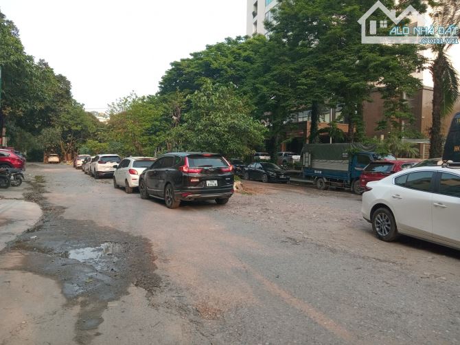 Mặt phố Nguyễn Hữu Thọ giá siêu ngon 454m2 - MT 24,5m - 2 mặt đường - giá 145 tỷ