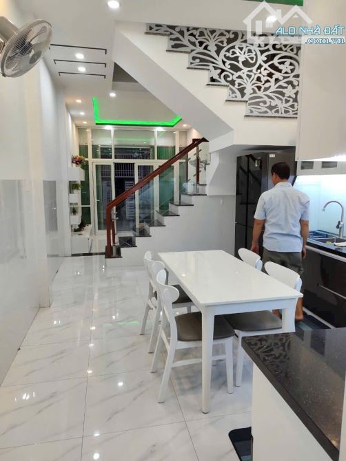 🔥NHÀ 3 TẦNG MỚI XÂY- CÁCH BIỂN TRẦN PHÚ CHỈ 200M- ĐƯỜNG Ô TÔ CHỈ 4TỶ950 - 4