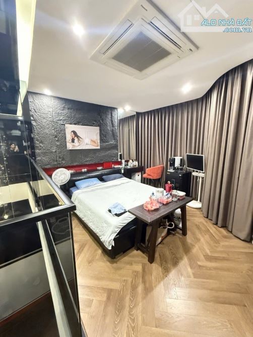 Bán nhà Ngọc Lâm 7 tầng thang máy lo góc ô tô vào nhà - 4
