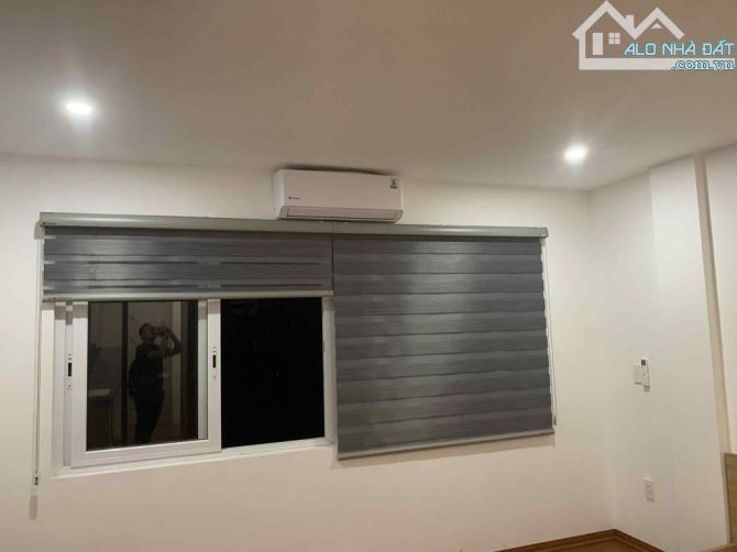 Bán nhà khu vực tây hồ. Phố lạc long quân. 37mx7tang cầu tháng máy. Mặt tiền 4m.dai8,2m.Ti - 4