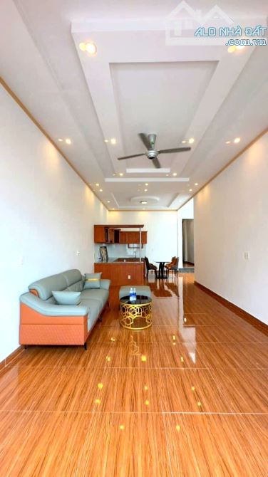 BÁN NHÀ TRẢNG DÀI KP3, ĐƯỜNG RỘNG 6m, SÂN ĐẬU 3 OTO GẦN NGÃ 3 5 THƯỞNG - 4