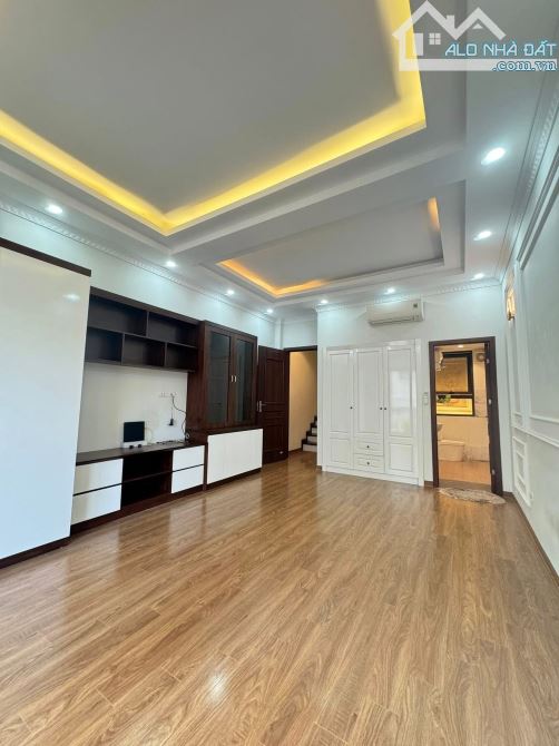 Nhỉnh 11 tỷ có nhà 6 tầng phố Sài Đồng, Vỉa hè oto tránh, Full Nội thất - 4