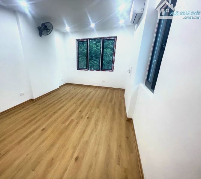 🚩NHỈNH 7 TỶ - ĐỐNG ĐA- Ô TÔ ĐỖ CỬA - LÔ GÓC- NGÕ THÔNG KINH DOANH- MT GẦN 4 M- 30M*5T - 4