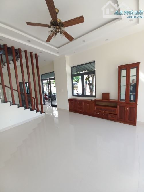 bạn:  ⸻  🔥 LÔ GÓC 50M RA BIỂN – NHÀ MỚI KENG – ĐƯỜNG 7.5M – VỈA HÈ 4M – KINH DOANH ĐỈNH - 4