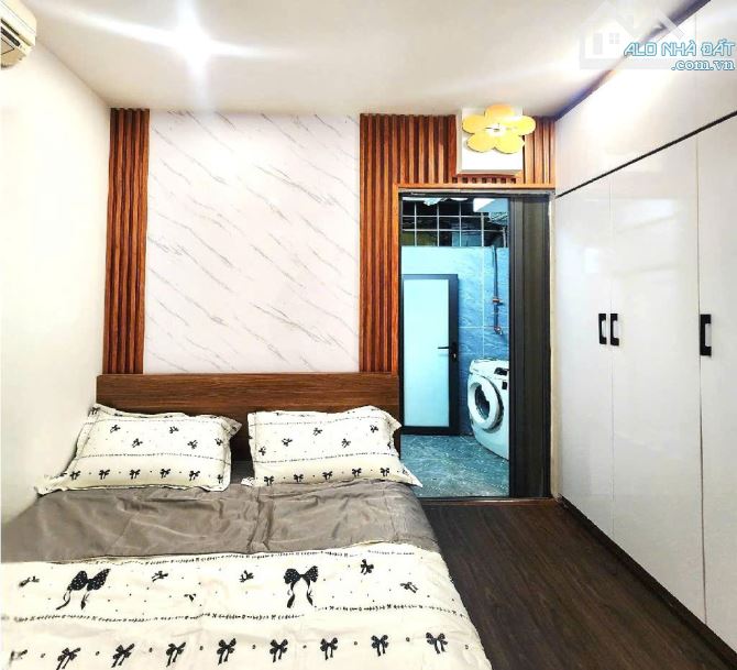 BÁN NHÀ TẬP THỂ LÊ GIA ĐỊNH (Q.HAI BÀ TRƯNG) - 26/40M2 (Sổ đỏ riêng) 2 NGỦ 2WC NHỈNH 3 TỶ - 4