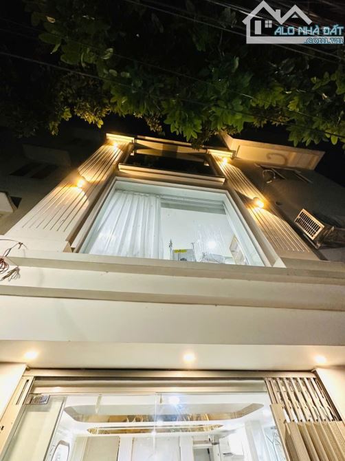 SIÊU Phẩm ĐẸP , TRẦN ĐÌNH XU ,QUÂN 1 3 TẦNG TẶNG NỘI THẤT SỔ ĐẸP   1 trệt 2 lầu - 4