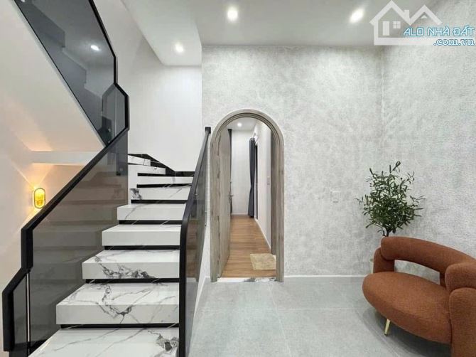 CẦN BÁN NHÀ SẴN HỢP ĐỒNG THUÊ 92 TRIỆU/NỬA NĂM - 4
