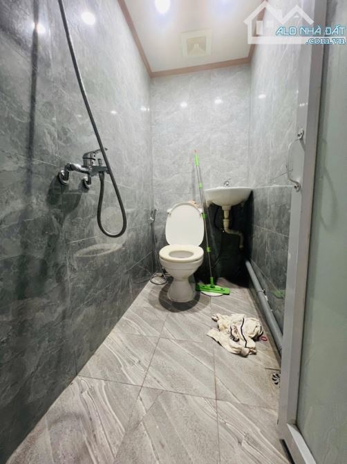 Bán tập thể tầng 2 Thọ Lão - Lò Đúc, sử dụng 40m2, giá 2,4 tỷ (có thương lượng ) - 4