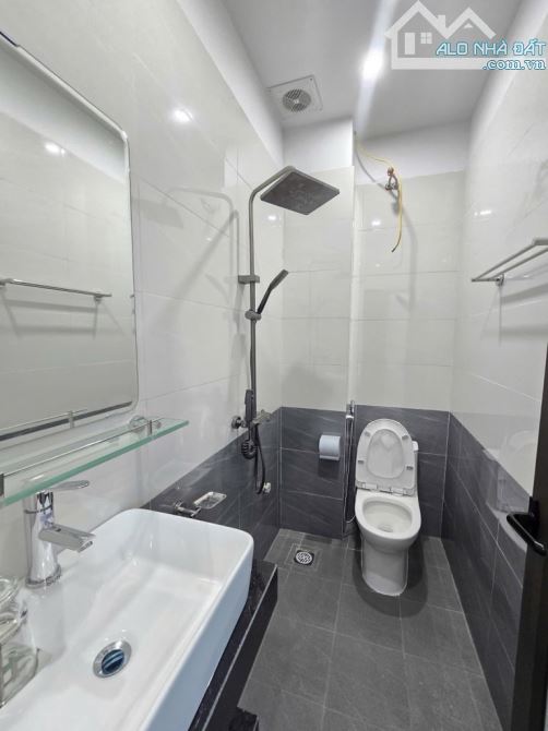 NHỈNH 8 TỶ -40M x 5 TẦNG - XUÂN PHƯƠNG - NHÀ DÂN XÂY - NGÕ Ô TÔ - FULL ĐỒ. - 4