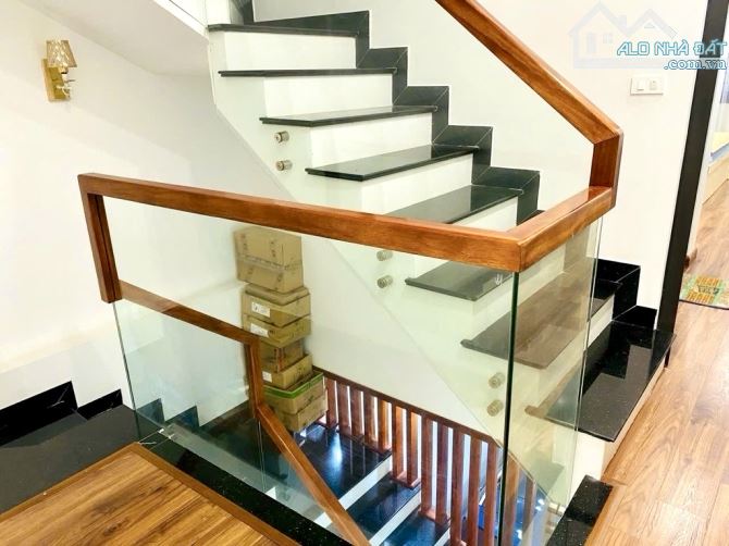 Bán nhà việt Hưng Long biên ô tô ngủ trong nhà - 4