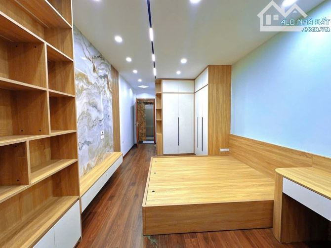BÁN NHÀ  6 TẦNG  LAI XÁ THANG MÁY LÔ GÓC DIỆN TÍCH 35M2 X 6 TẦNG SỔ ĐỎ Ô TÔ  CHẠY - 4