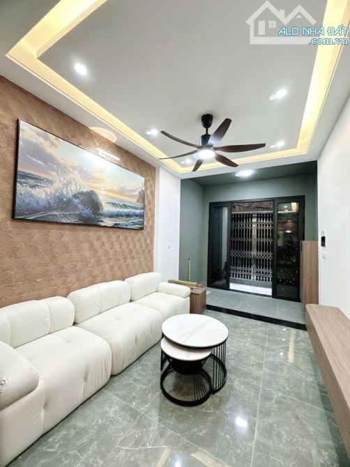 BÁN NHÀ PHỐ THANH NHÀN, NGÕ RỘNG, 42m2 x 5 TẦNG 6 NGỦ, SỔ VUÔNG - HƠN 8 TỶ - 4