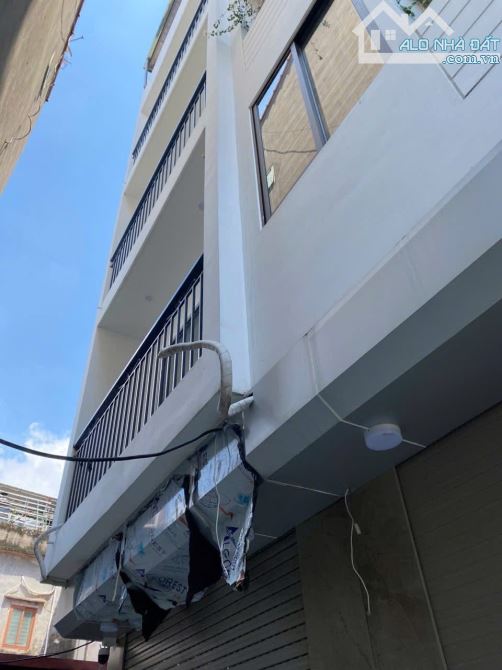 🏡 CHO THUÊ NHÀ NGUYÊN CĂN PHỐ LỆ MẬT – VIỆT HƯNG 🌟 LÔ GÓC – Ô TÔ ĐỖ GẦN – 4PN – NỘI THẤ - 4