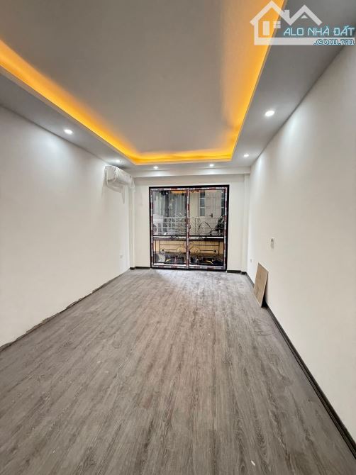 Vũ Ngọc Phan, Đống Đa, thang máy, ngõ thông, 30m oto đỗ,10.3 tỷ - 4
